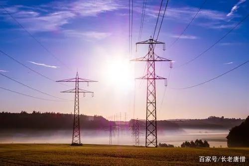  高壓線沒有外絕緣護套，下雨天能防漏電嗎？